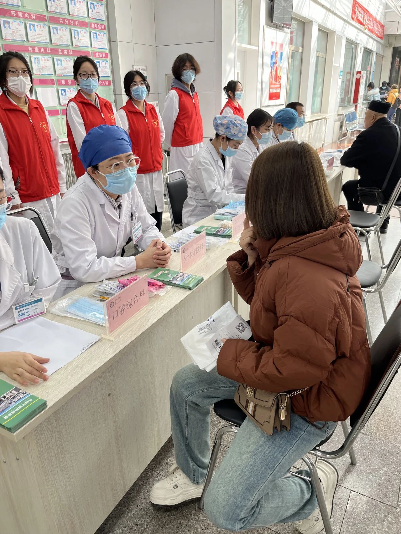 口腔醫(yī)學(xué)院營養(yǎng)健康咨詢服務(wù) 守護口腔健康的科學(xué)飲食之道